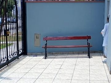 IMPECABLE CASA ENTRE PARQUES