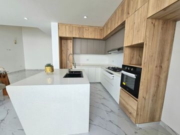 HERMOSA CASA DE ESTRENO EN VENTA - URB. BOULEVARD PARK PLAZA - PIURA