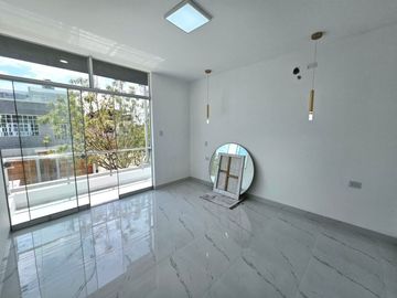 HERMOSA CASA DE ESTRENO EN VENTA - URB. BOULEVARD PARK PLAZA - PIURA