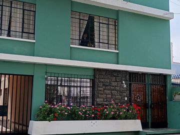 AMPLIO DEPARTAMENTO Y AIRES