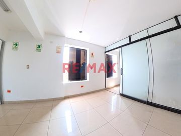 Oficina Comercial En San Cesar, La Molina