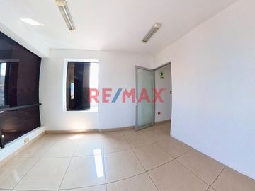 Oficina Comercial En San Cesar, La Molina