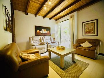 VENTA DE HERMOSA CASA CAMPESTRE EN DAPA ID 777