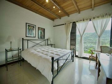 VENTA DE HERMOSA CASA CAMPESTRE EN DAPA ID 777