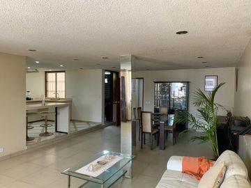 ¡Amplio Departamento en Venta en San Isidro – Ubicación Estratégica y Versátil!