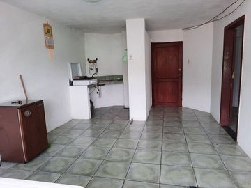 SE VENDE CASA DE 3 DEPARMENTOS,  FRENTE A LA PLAYA ATACAMES – ESMERLDAS - ECUADOR