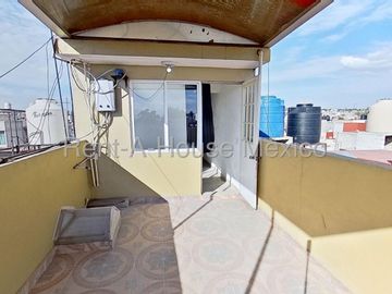 CASA EN VENTA EN COL. JOYAS DE CUAUTITLÁN, EDO. MÉX.