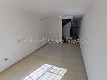 CASA EN VENTA EN COL. JOYAS DE CUAUTITLÁN, EDO. MÉX.