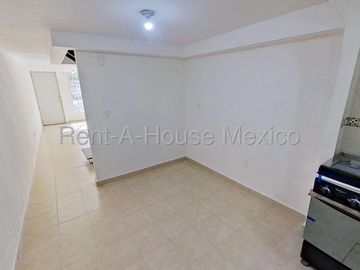 CASA EN VENTA EN COL. JOYAS DE CUAUTITLÁN, EDO. MÉX.
