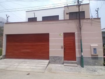 Vendo casa en Chaclacayo, 4 hab. 2 baños, 200 m2