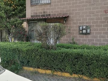 CASA 2 PISOS EN CONDOMINIO