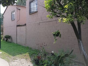 CASA 2 PISOS EN CONDOMINIO