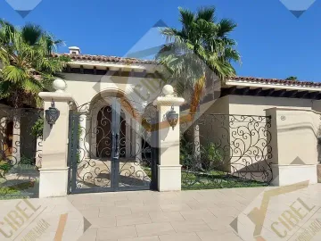 Jardines del Valle Lujosa casa en venta con alberca