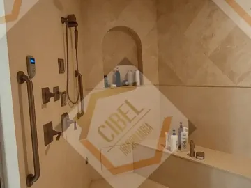 Jardines del Valle Lujosa casa en venta con alberca
