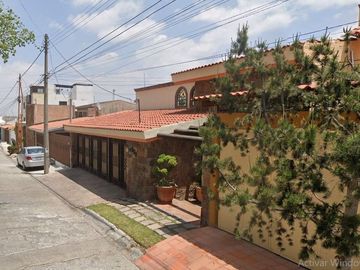 VENTA DE CASA EN LOMAS 4TA SECCION , SAN LUIS