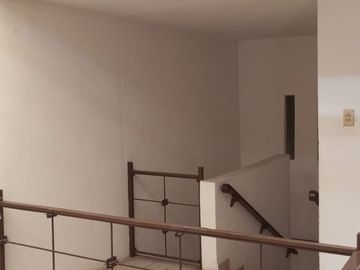 Se vende casa 9 recámaras, excelente ubicación, Col. La Paz, a 10 minutos de la UPAEP, ideal para Inversionistas. para renta recamaras con servicios