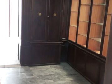 Se vende casa 9 recámaras, excelente ubicación, Col. La Paz, a 10 minutos de la UPAEP, ideal para Inversionistas. para renta recamaras con servicios