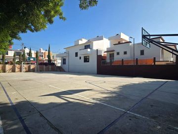 SE VENDE CASA EN FRACCIONAMIENTO RESIDENCIAL LA HACIENDA