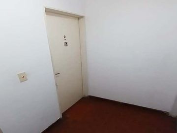 MONOAMBIENTE EN VENTA – 8vo piso, ubicación estratégica en Rosario