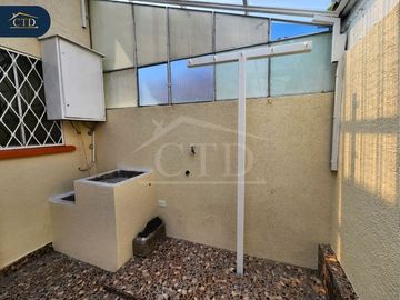 Vendo casa en conjunto, Sector Llano Grande, Norte de Quito
