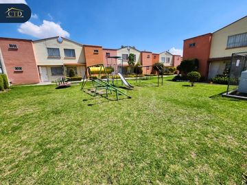 Vendo casa en conjunto, Sector Llano Grande, Norte de Quito