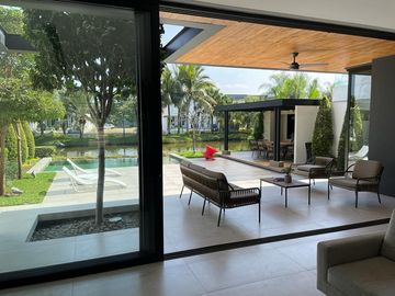 Isla Mocoli, Vendo Hermosa Casa de Lujo con Piscina
