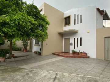 Venta casa San Eduardo via a la costa cerca del consulado EEUU