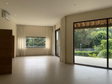 RESIDENCIA DE LUJO CON JARDIN DE UN NIVEL EN VENTA COAPEXPAN XALAPA