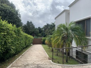 RESIDENCIA DE LUJO CON JARDIN DE UN NIVEL EN VENTA COAPEXPAN XALAPA