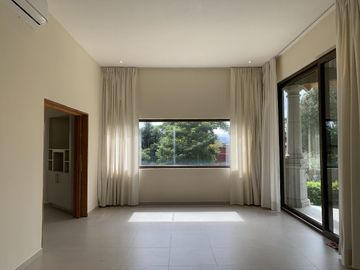 RESIDENCIA DE LUJO CON JARDIN DE UN NIVEL EN VENTA COAPEXPAN XALAPA