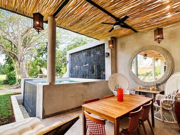 Casa con alberca privada y jardín, en venta, La Ceiba, Zona Norte, Mérida