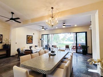 Casa con alberca privada y jardín, en venta, La Ceiba, Zona Norte, Mérida