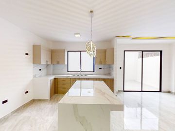 En Venta Casa Lista Por Estrenar Con 4 Habitaciones en Urb Mallorca, Via Salitre.