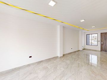 En Venta Casa Lista Por Estrenar Con 4 Habitaciones en Urb Mallorca, Via Salitre.