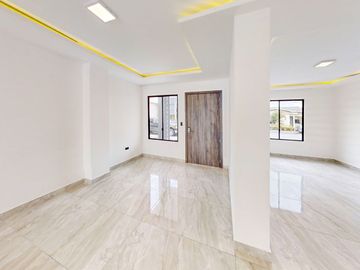 En Venta Casa Lista Por Estrenar Con 4 Habitaciones en Urb Mallorca, Via Salitre.
