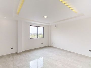 En Venta Casa Lista Por Estrenar Con 4 Habitaciones en Urb Mallorca, Via Salitre.