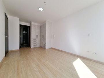 SUITE EN VENTA - SECTOR LA PRADERA - 9 OCTUBRE - PARQUE LA CAROLINA - CENTROS COMERCIALES