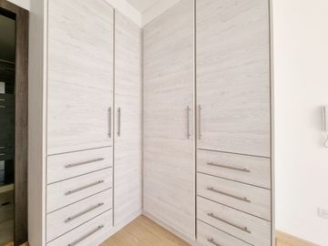 SUITE EN VENTA - SECTOR LA PRADERA - 9 OCTUBRE - PARQUE LA CAROLINA - CENTROS COMERCIALES
