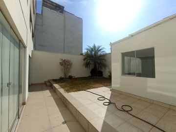 Lindo Dpto. Flat Primer Piso 254 m² - Chacarilla, Surco