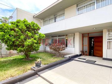 Gran Oportunidad Para Inversionistas, Venta De Casa En Surco!!!!!