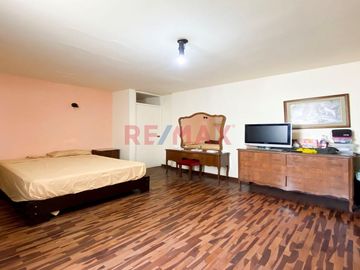 Gran Oportunidad Para Inversionistas, Venta De Casa En Surco!!!!!