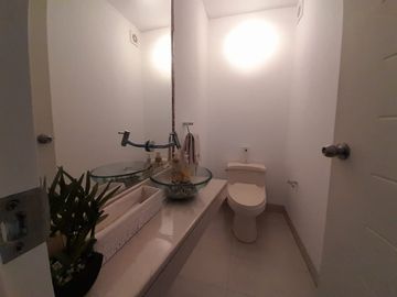 Vendo Hermoso Departamento 220 M2 Piso 1 en Surco