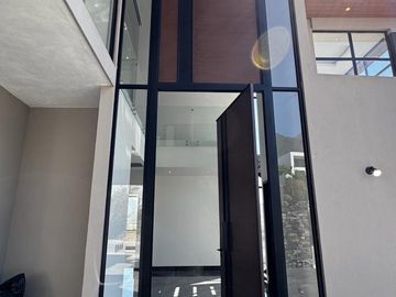 Casa en VENTA Sierra Alta 9o Sector