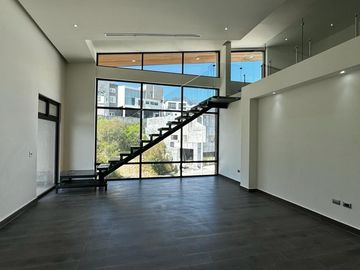 Casa en VENTA Sierra Alta 9o Sector