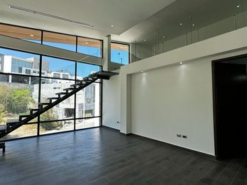 Casa en VENTA Sierra Alta 9o Sector