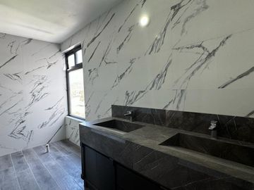 Casa en VENTA Sierra Alta 9o Sector