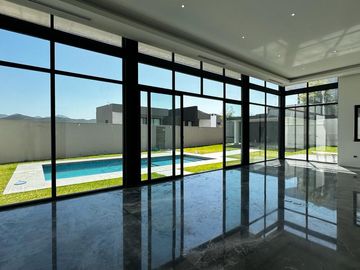 Casa en VENTA Sierra Alta 9o Sector