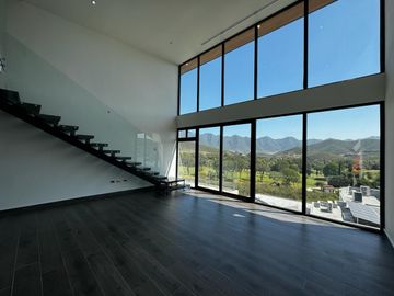 Casa en VENTA Sierra Alta 9o Sector