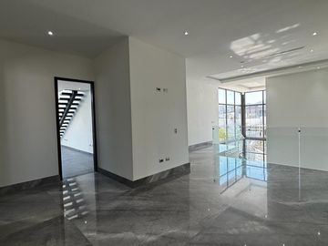 Casa en VENTA Sierra Alta 9o Sector