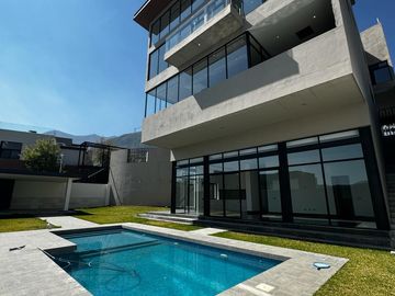 Casa en VENTA Sierra Alta 9o Sector